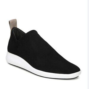 Black Via spiga slip on shoes in size 9W